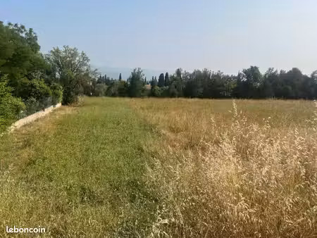 terrain 400 m² pertuis