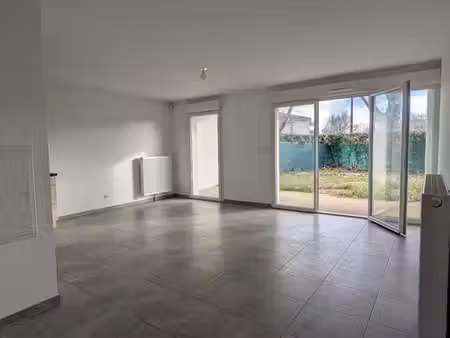 f3