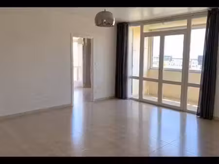 appartement t4 route d’avignon
