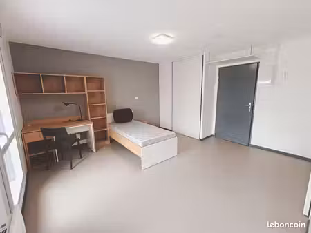 location studio 25 m2 avec terrasse