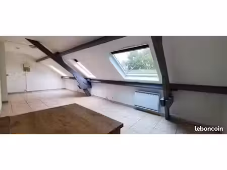 nantes  t2 de 45 m² mansardé poutres apparentes