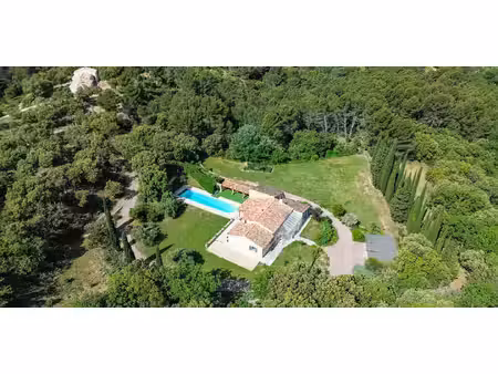 maison avec piscine et jardin vaugines (84)