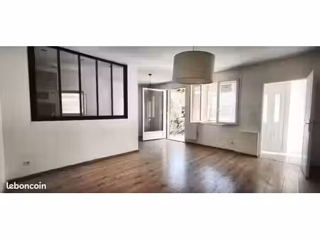 pavillon 82 m² lyon 7 gerland  2 chambres  mezzanine  cellier --prix: 289 000