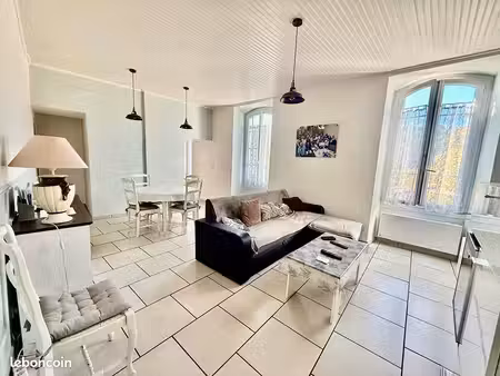 studio 4 pièces 97 m²