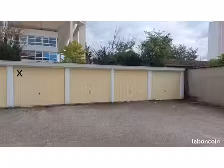 location box garage