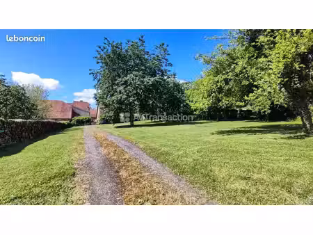 ensemble immobilier et terrain consctuctible