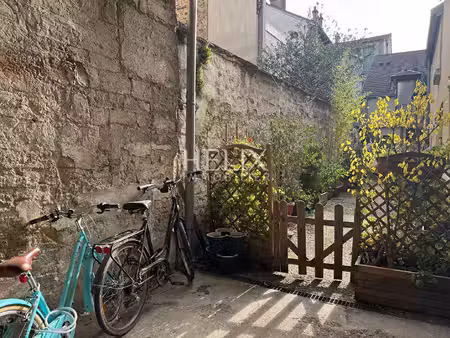 saint-germain-en-laye centre-ville charmant duplex meublé de 3 pièces à 5 minutes du rer a