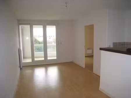 10 avenue jean zay - libre