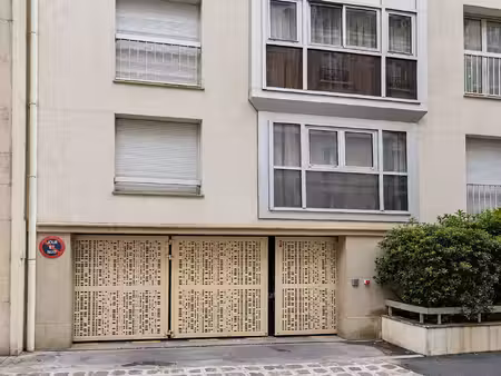 paris 17ème - batignolles - box - 12 m2