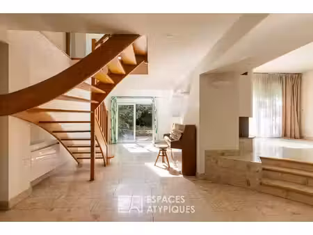 maison de ville qui cultive son jardin secret