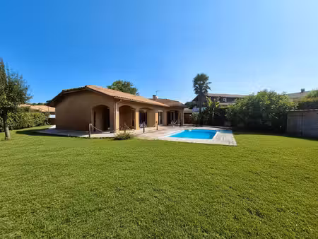 saubion - charmante maison familiale avec piscine et jardin