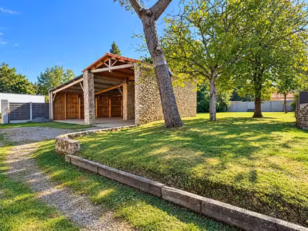 maison + bâtiment en pierre