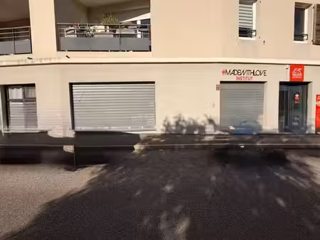 local commercial à louer