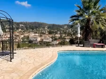 pégomas – maison 133 m² habitables + 47 m² d’annexes  piscine et vue dégagée