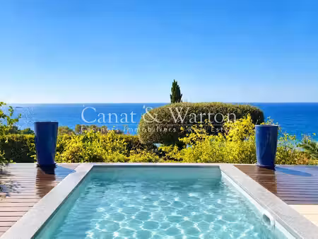 vente villa 6 pièces 150 m² à carqueiranne (83320)  1 100 000 €