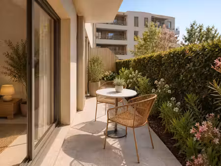 fréjus plage – grand t3 avec terrasse  à 5 minutes des plages