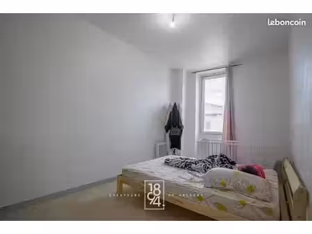 appartement 6 pièces 145 m²