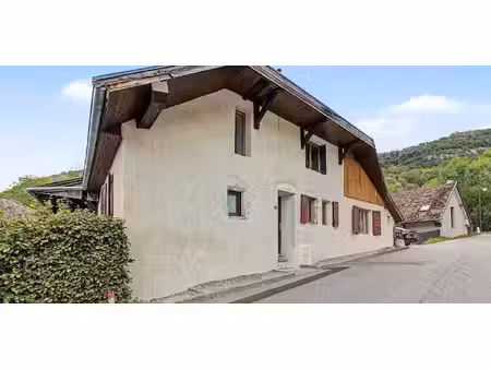 maison avec jardin duingt (74)