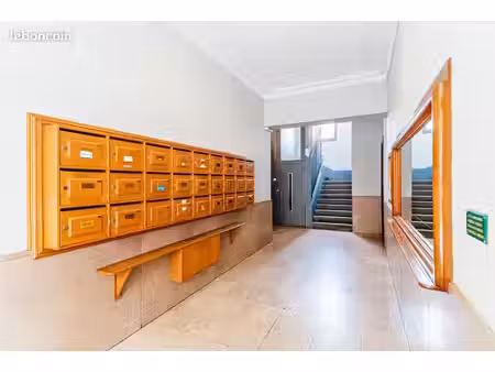 appartement traversant lumineux de 87 5 m² à louer - non meublé
