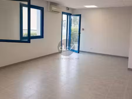 local 260 m² brindas