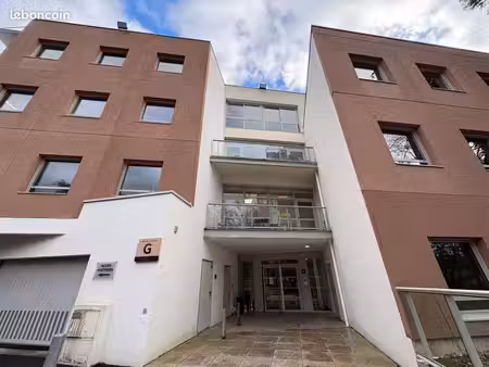 bureaux 1 233 m²
