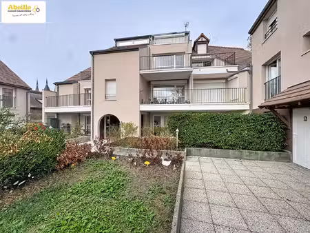 dourdan  centre-ville toutes commodités.