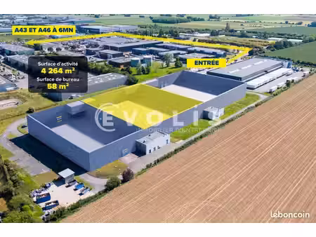 local d'activité 4 714 m²