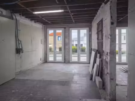 appartement 2 pièces entièrement réhabilité avec un grand balcon (10 m²). possibilité de p