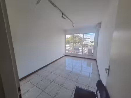 bureaux - 7 pièces- 110m²