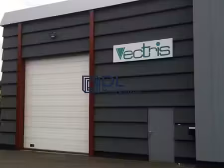 vente local d’activités coignieres 78310 496m²