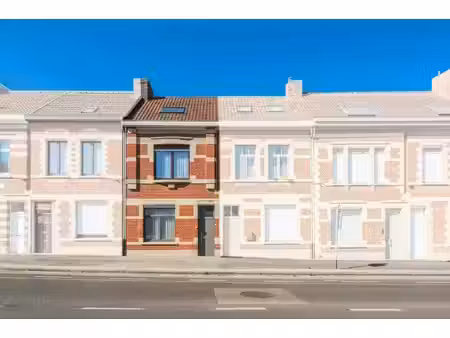 huis te koop in ieper met zongerichte tuin én garage