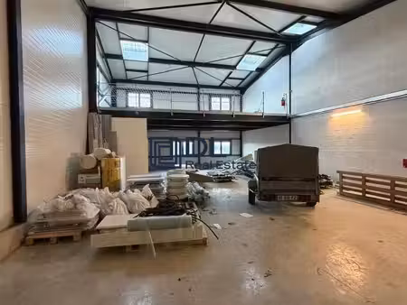 location entrepôt arpajon 91290 208m²