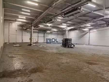 location entrepôt orly 94310 1900m²