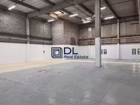 location local d’activités sarcelles 95200 1789m²
