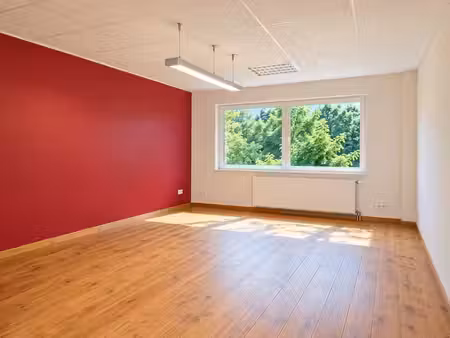 bureaux lumineux à louer à drogenbos - 215 m2