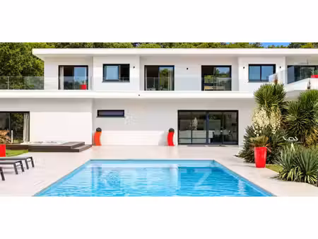 maison avec piscine et jardin aix-en-provence (13)