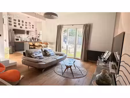 aix saint-donat  jolie maison rénovée de 109 m²avec jardin  garage et stationnements priva