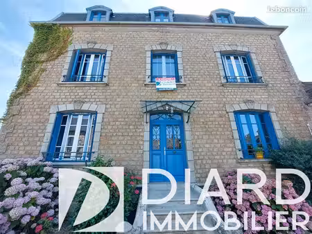 maison 9 pièces 225 m²