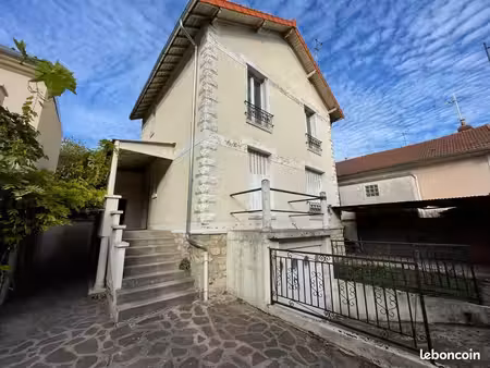 propriété 4 pièces 85 m²