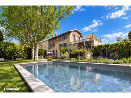 maison 7 pièces 246m² avec piscine