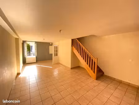 maison 2 pièces 65 m²