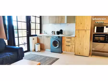 rochefort du gard (30) meublé 2 pièces 36 m² dans propriété haut de gamme entourée de vign