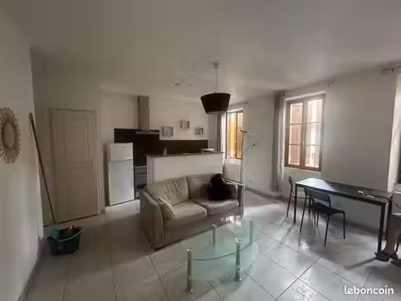 loue t3 meublé