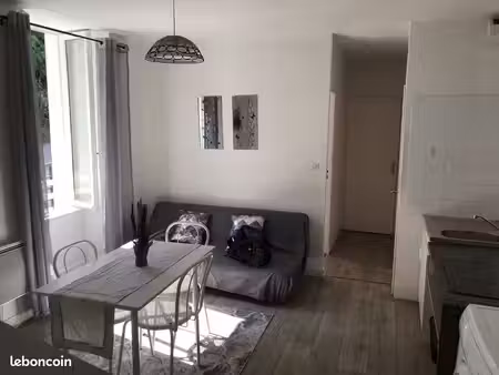 beau t2 meublé 33 m2 proche ifsi  super u