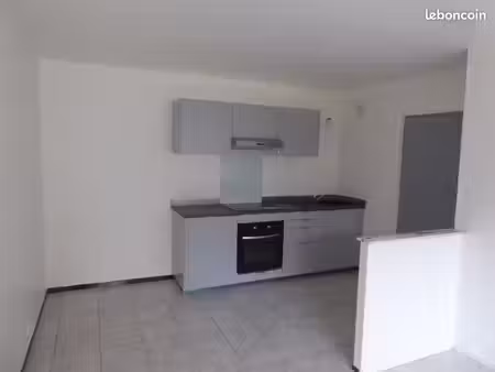 part. loue f2 metz pontiffroy incluant garage et cave
