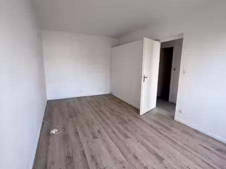 studio 1 pièce 31 m²