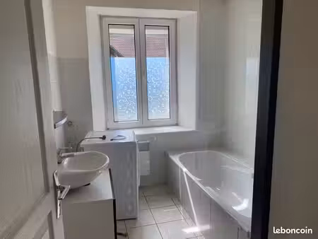à louer – appartement t3 de 88 m² – la rivière-drugeon (25560)