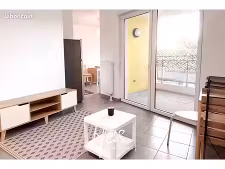 robertsau - beau studio meublé avec terrasse et garage