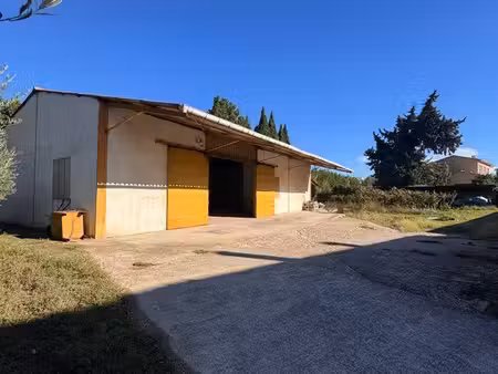 local / entrepôt / hangar de 200m2