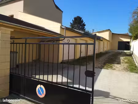 box sécurisé à louer - idéal meubles  motos ou véhicules